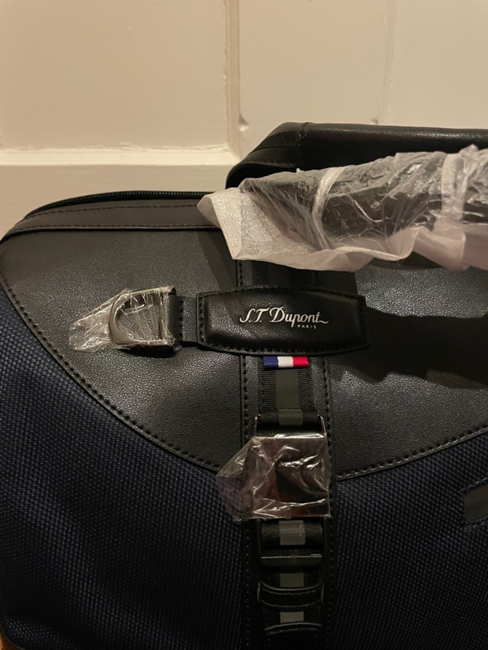 NWT S.T. Dupont Defi Millennium Cosy Small Travel Bag in Black and Blue - Picture 3 of 9